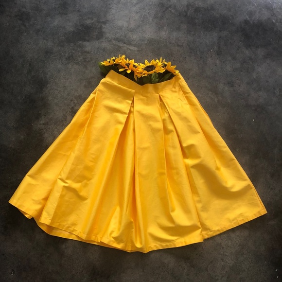 Dresses & Skirts - Yellow summer midi skirt